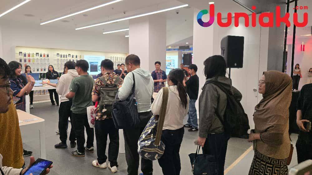 Antrean iPhone 17 di Digimap. Fotografer: Fahrul Nurullah. (Duniaku.com/Fahrul Nurullah)