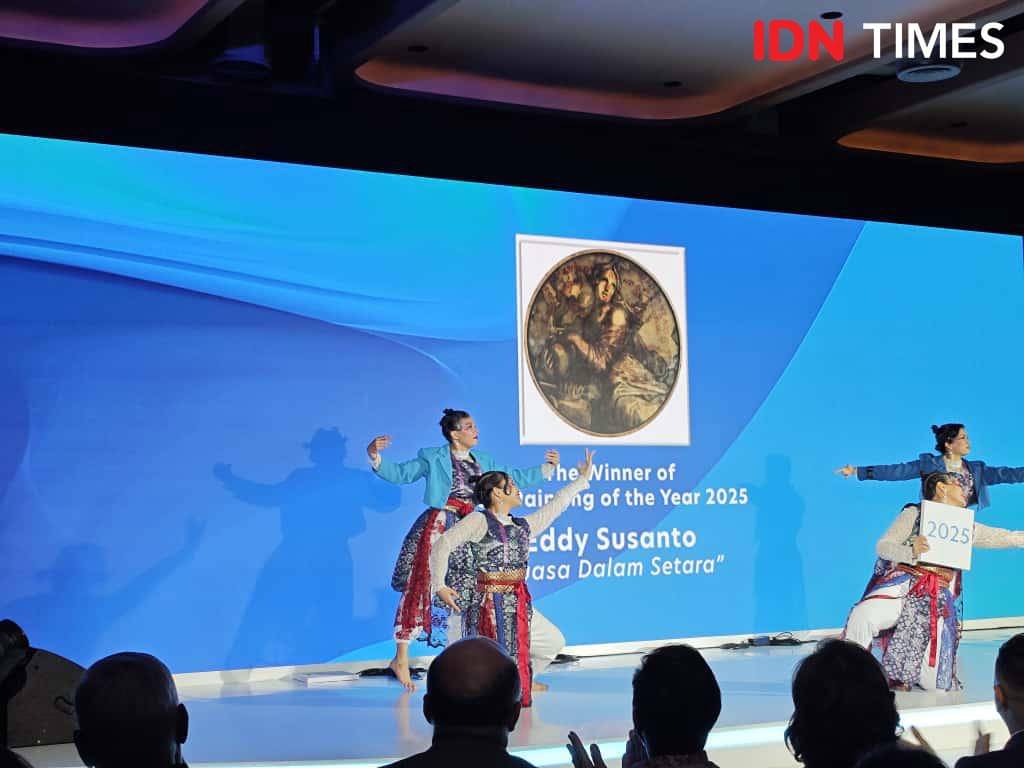15th UOB Painting of the Year (POY) (Indonesia) di 25hours Hotel Jakarta The Oddbird, Ashta District 8, SCBD, Jakarta Selatan pada Jumat (15/10/2025). (IDN Times/Febriyanti Revitasari)