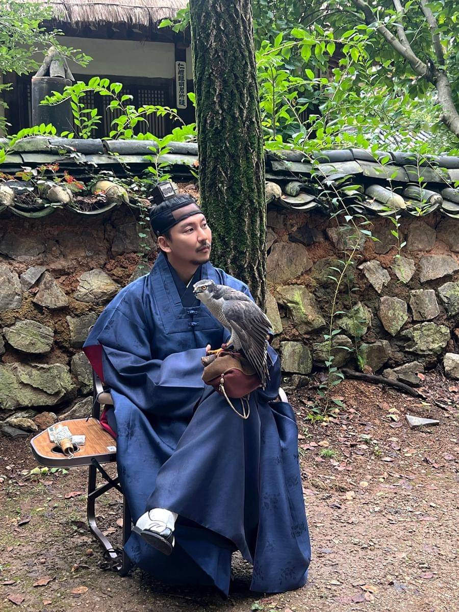 Kim Nam Gil Unggah Fotonya di Lokasi Syuting Canvas of Blood