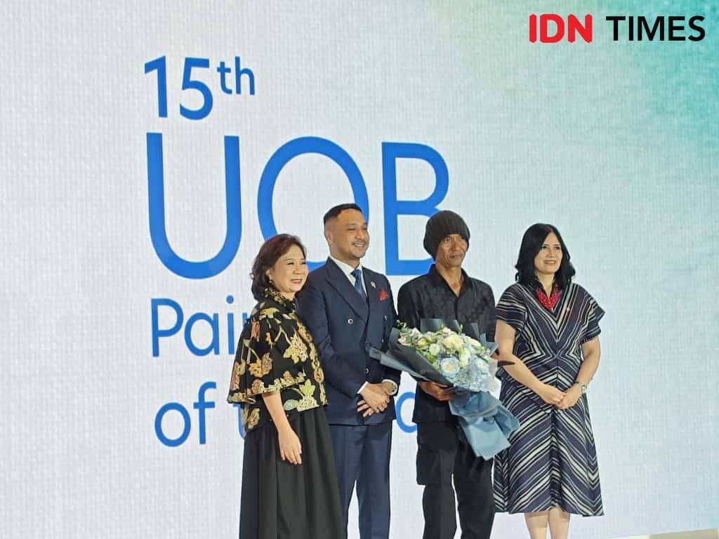 15th UOB Painting of the Year (POY) (Indonesia) di 25hours Hotel Jakarta The Oddbird, Ashta District 8, SCBD, Jakarta Selatan pada Jumat (15/10/2025). (IDN Times/Febriyanti Revitasari)