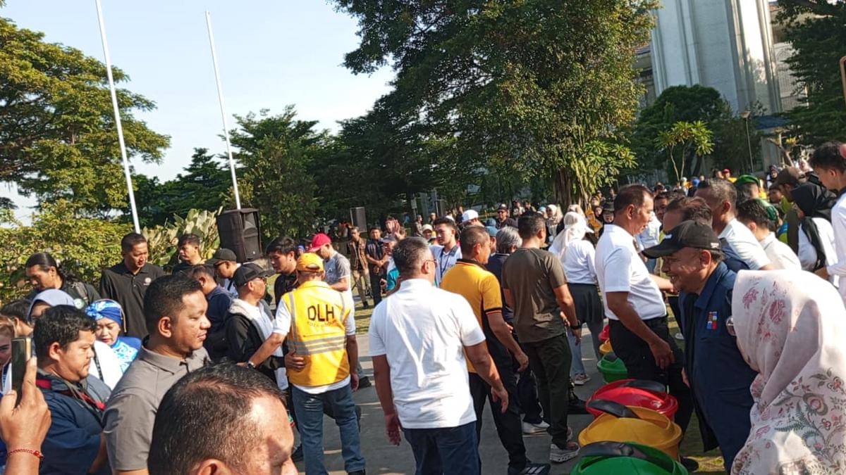 Bersih-bersih sampah.jpeg