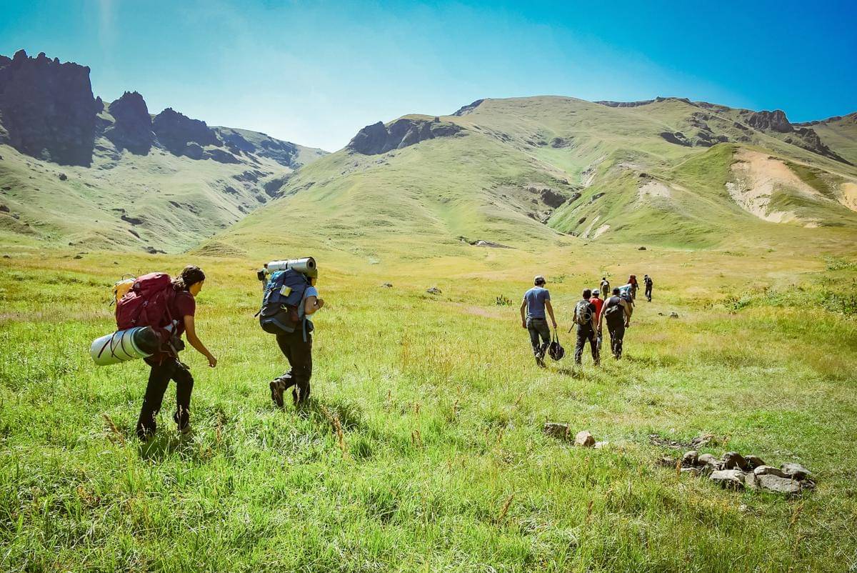 ilustrasi trekking 