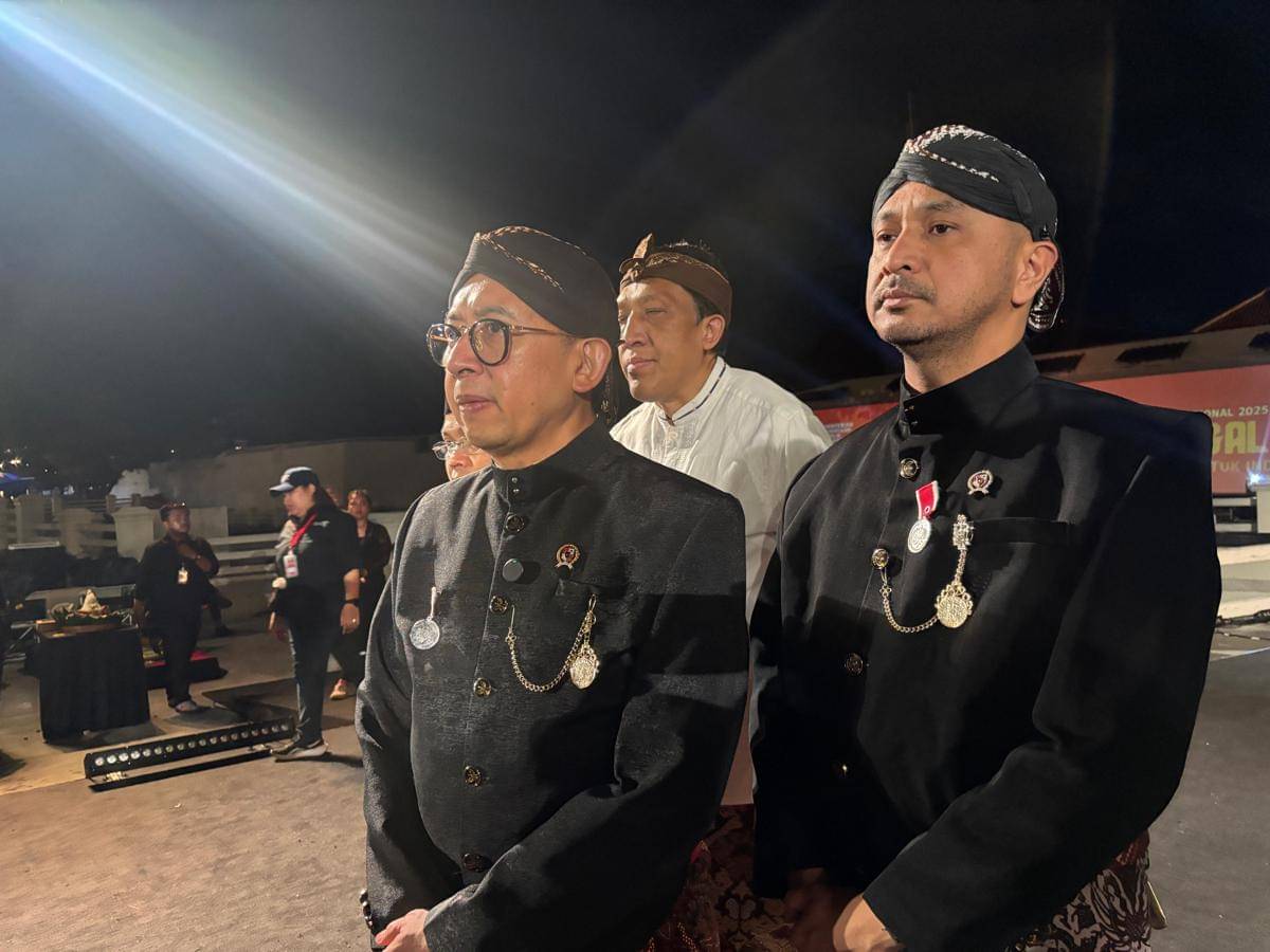Menteri Kebudayaan, Fadli Zon (kiri). (IDN Times/Herlambang Jati Kusumo)