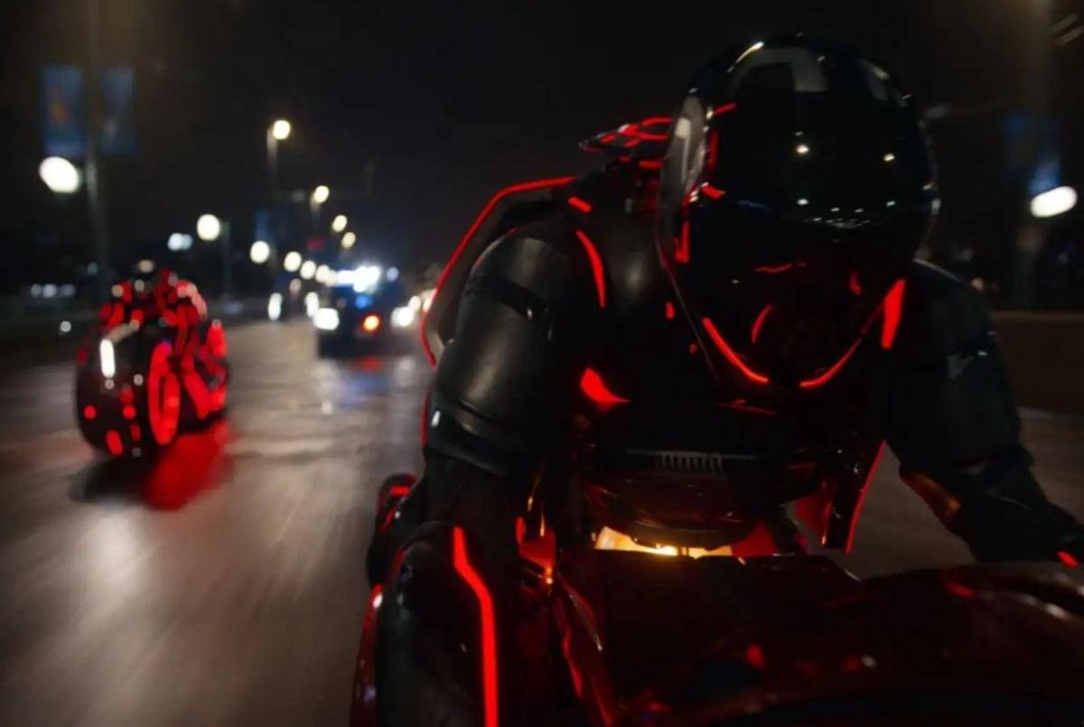cuplikan adegan dalam film Tron: Ares 