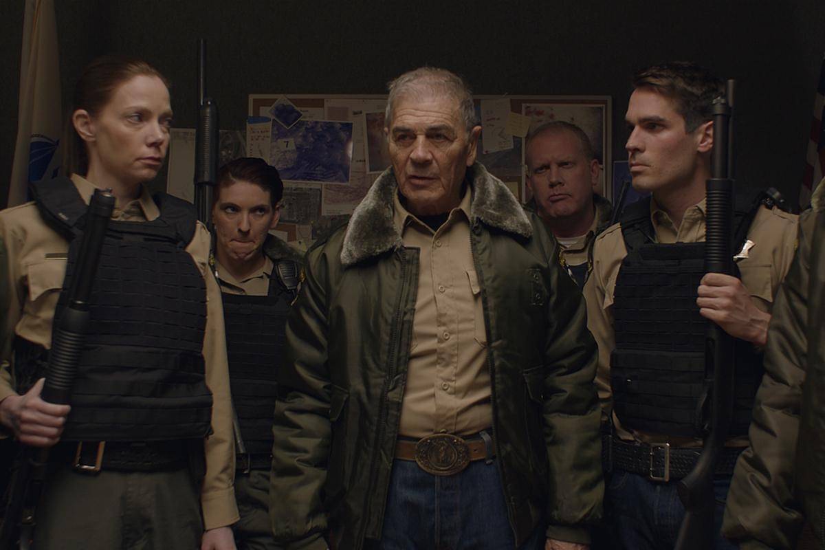 adegan dalam film The Wolf of Snow Hollow