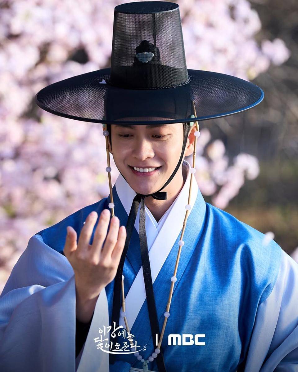 still cuts drama Moon River