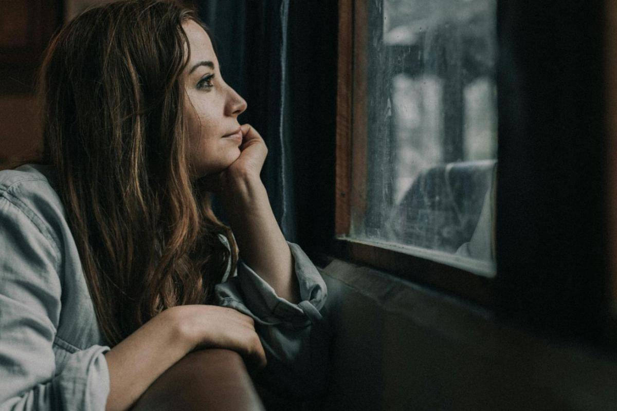 potret seseorang mengalami maladaptive daydreaming
