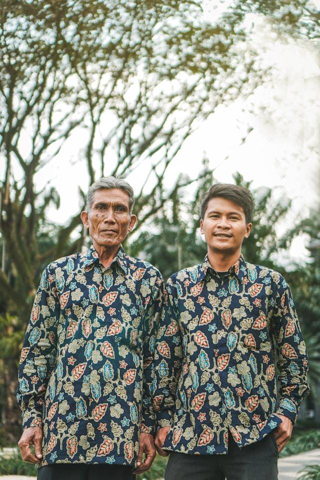 ilustrasi outfit wisuda pria