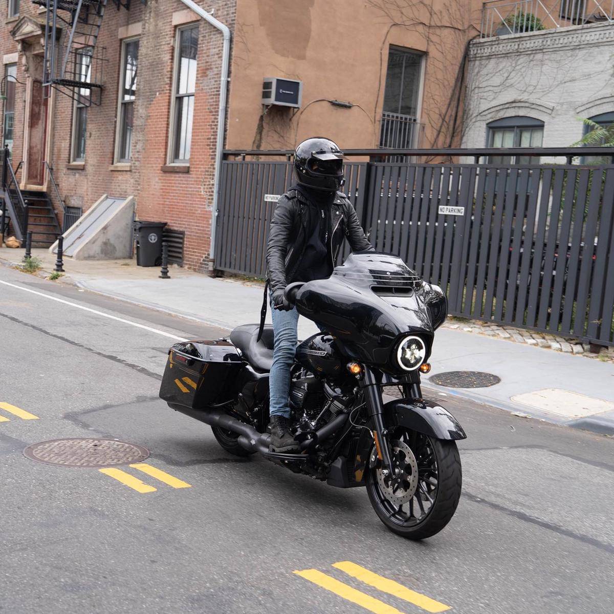 Desta touring di New York