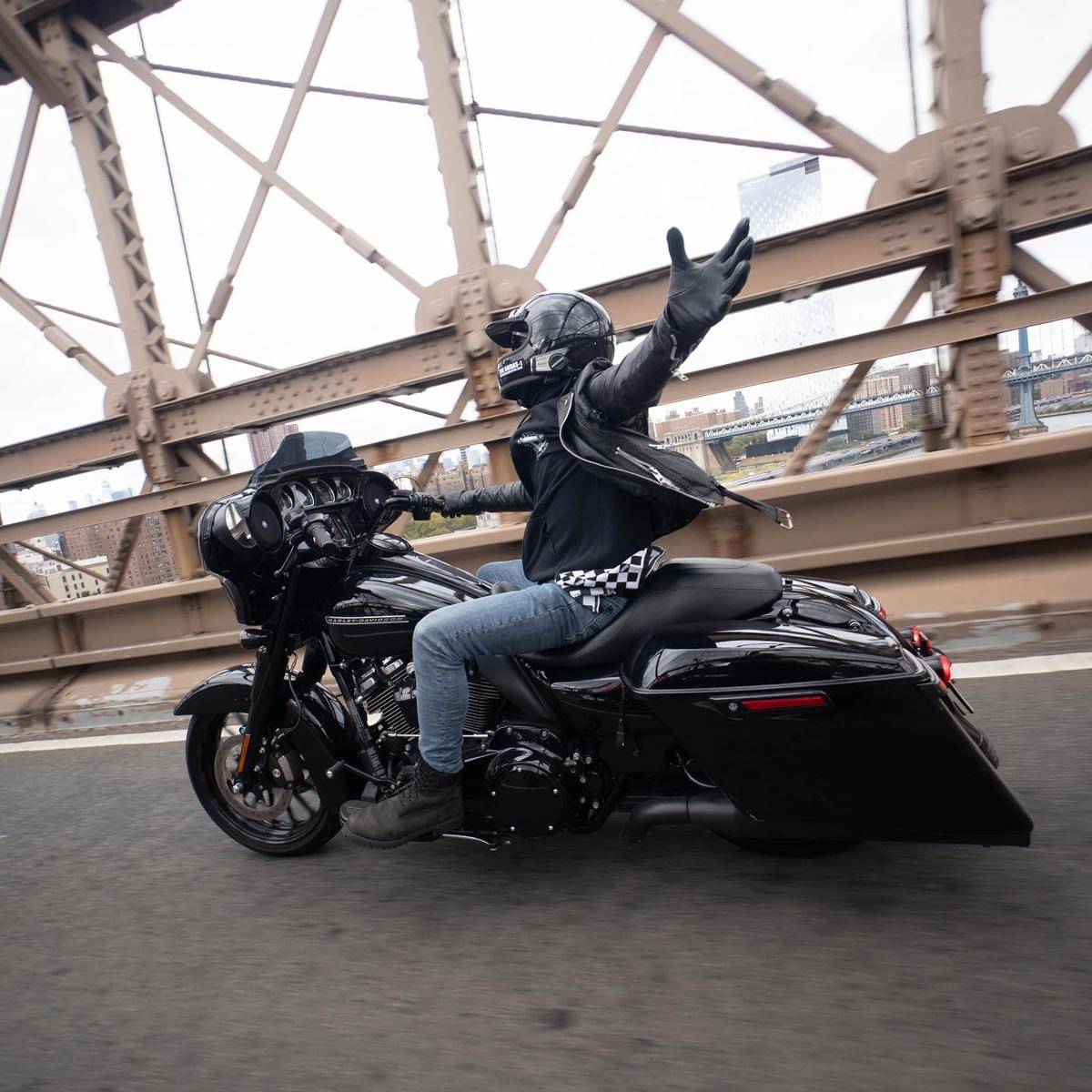 Desta touring di New York