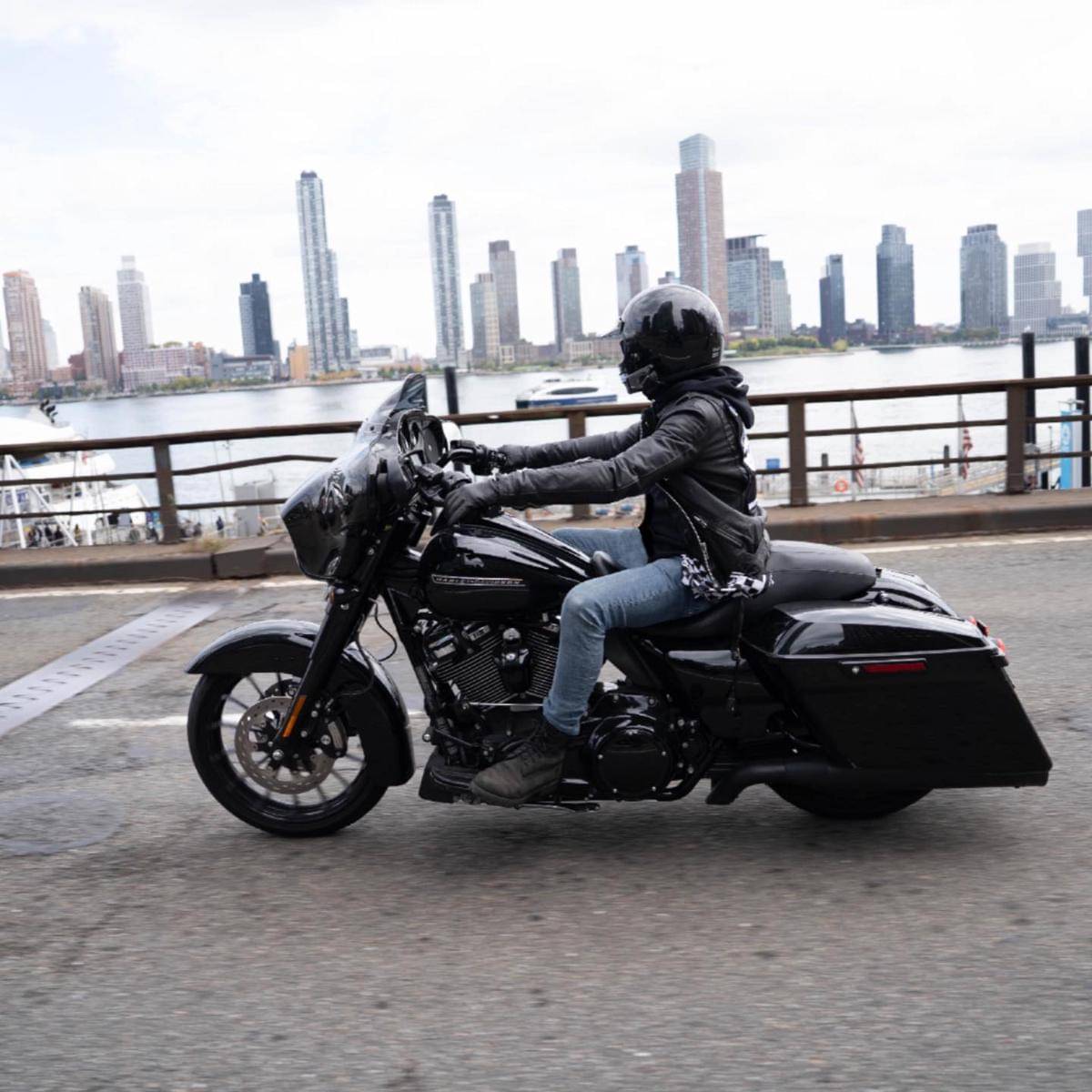 Desta touring di New York