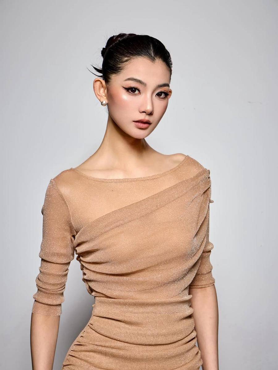 potret Zhao Na, Miss Universe China 2025