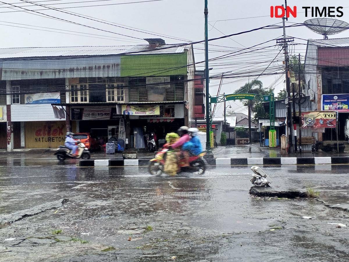 Ilustrasi hujan lebat di Kota Mataram.