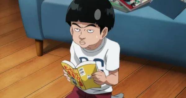 Tareo memegang katalog hero - One Punch Man S2