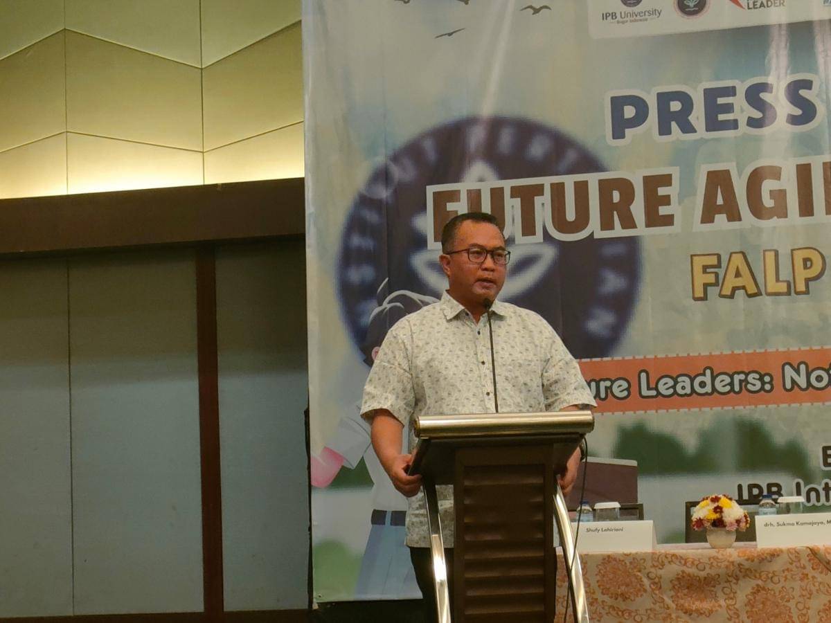 Arif Satria.jpg