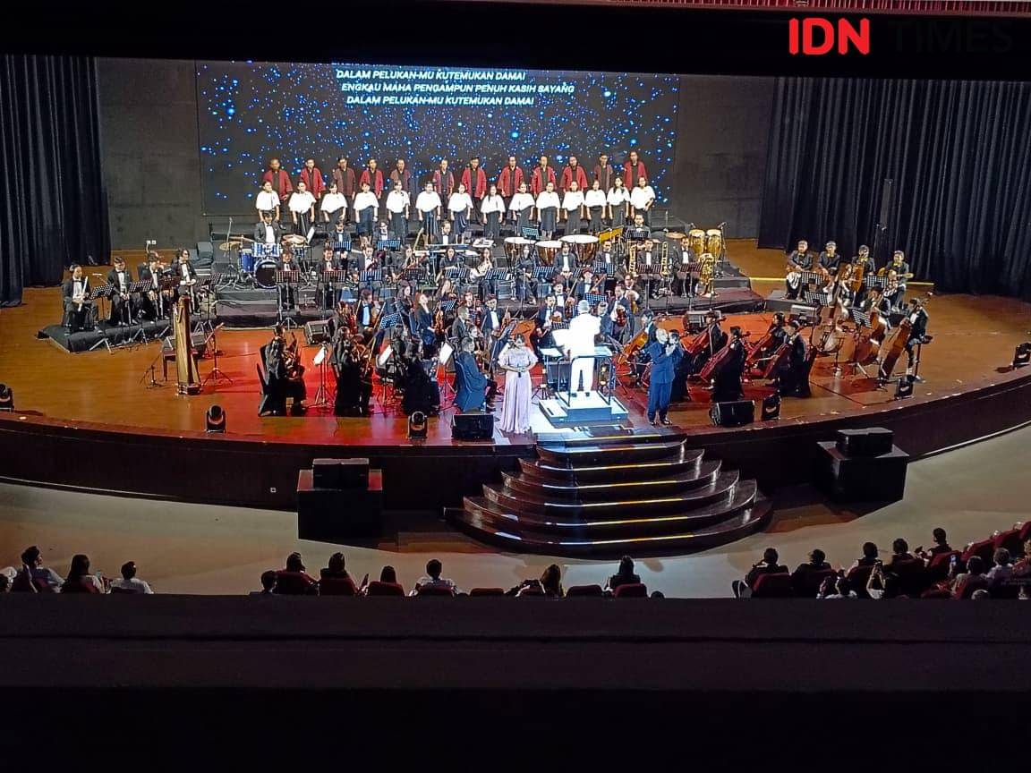 Grego Julius Orchestra, di Auditorium Driyarkara Universitas Sanata Dharma Yogyakarta, Sabtu (18/10/2025). (IDN Times/Herlambang Jati Kusumo)