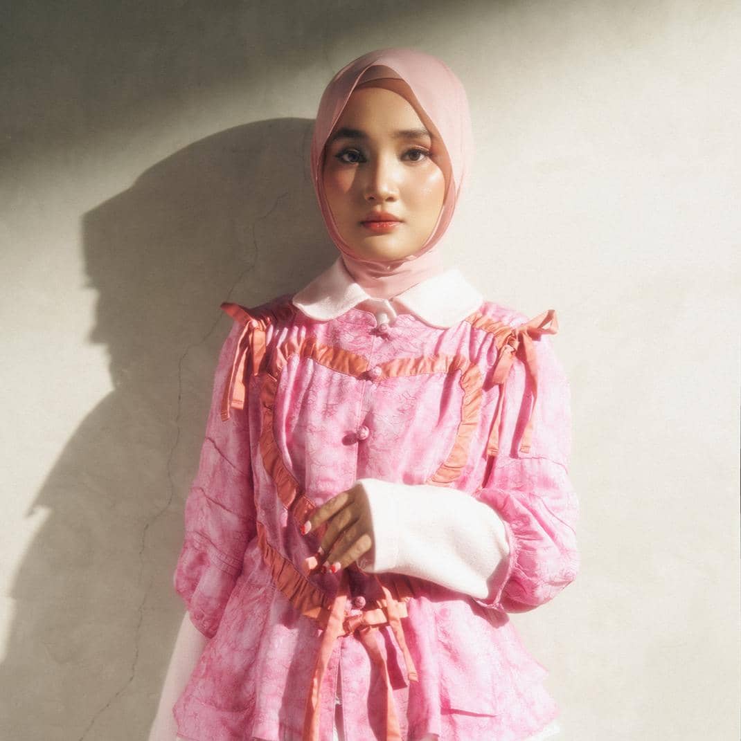 Fatin Shidqia, LSPR alumni
