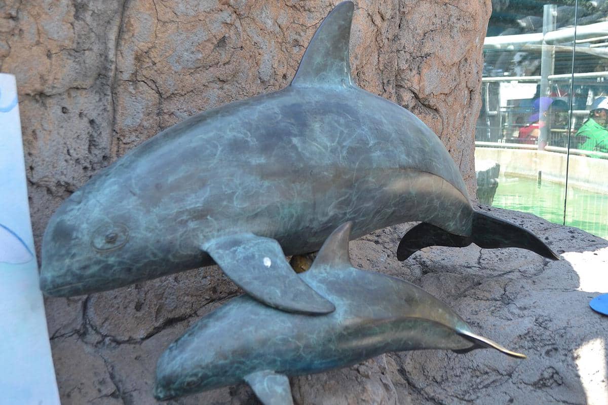 Patung untuk melestarikan Vaquita di Kebun Binatang San Juan de Aragón, Meksiko