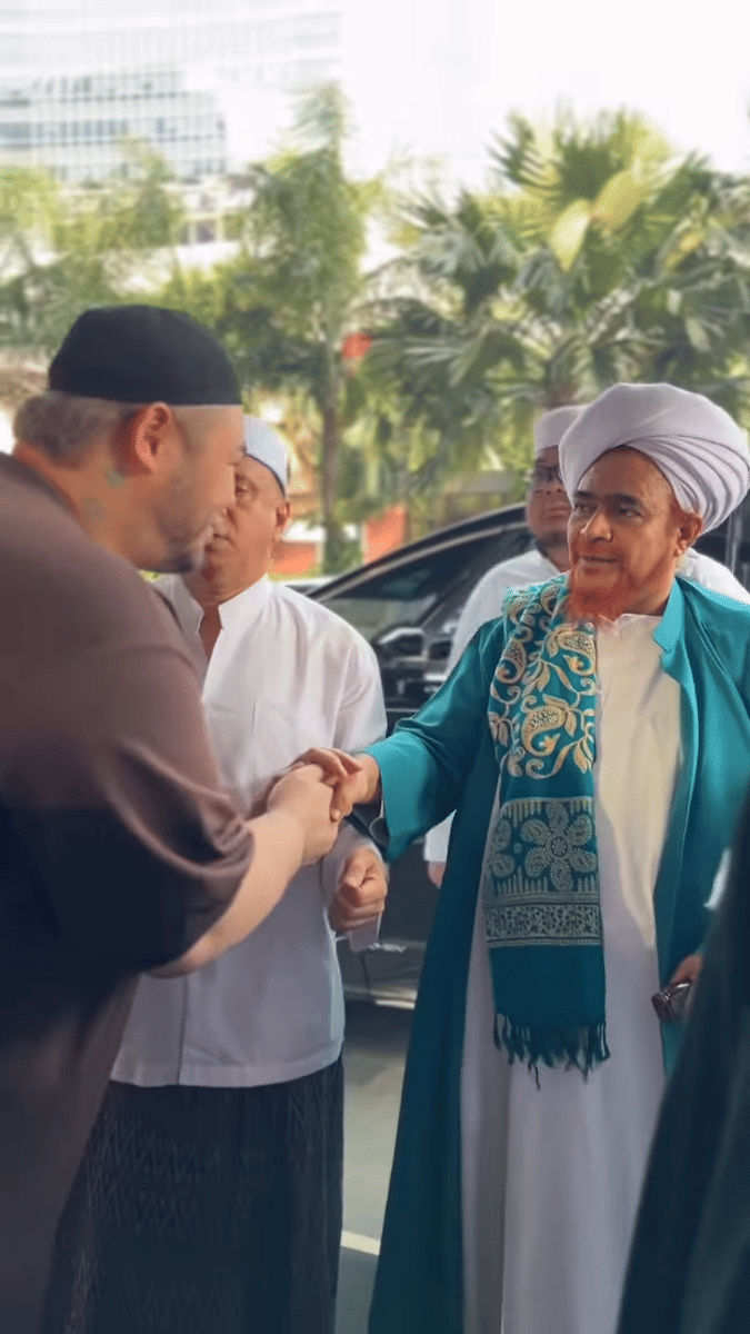 artis bertemu Habib Umar