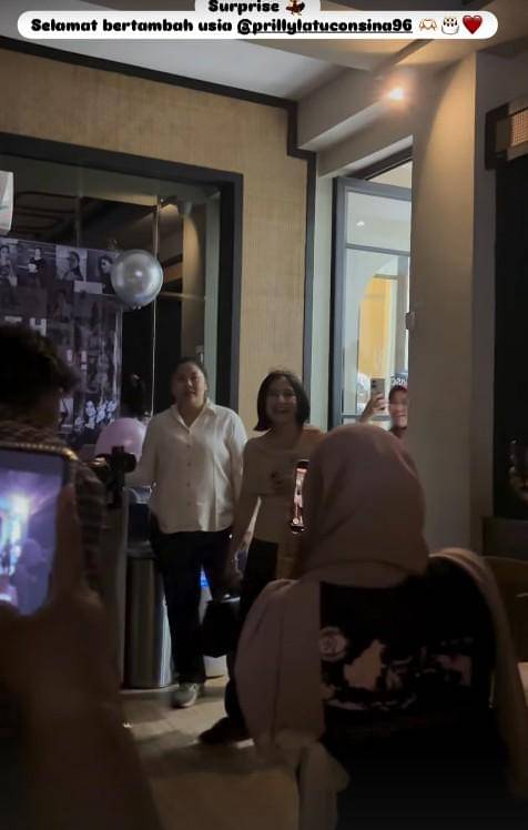 Ulang Tahun ke-29 Prilly Latuconsina dari Fans (instagram.com/prillylatuconsina96)