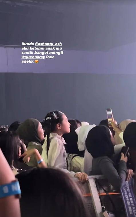 Arsy Hermansyah Nonton Konser ILLIT dan ENHYPEN (instagram.com/queenarsy)