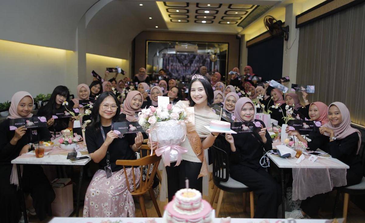 Ulang Tahun ke-29 Prilly Latuconsina dari Fans (instagram.com/prillylatuconsina96)