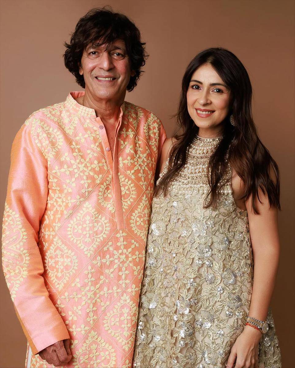 Chunky Panday dan istri