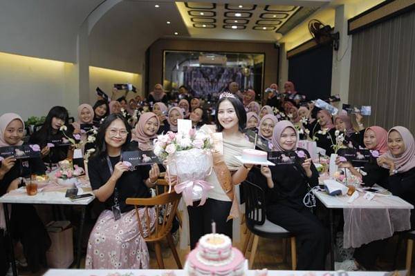 Ulang Tahun ke-29 Prilly Latuconsina dari Fans (instagram.com/prillylatuconsina96)