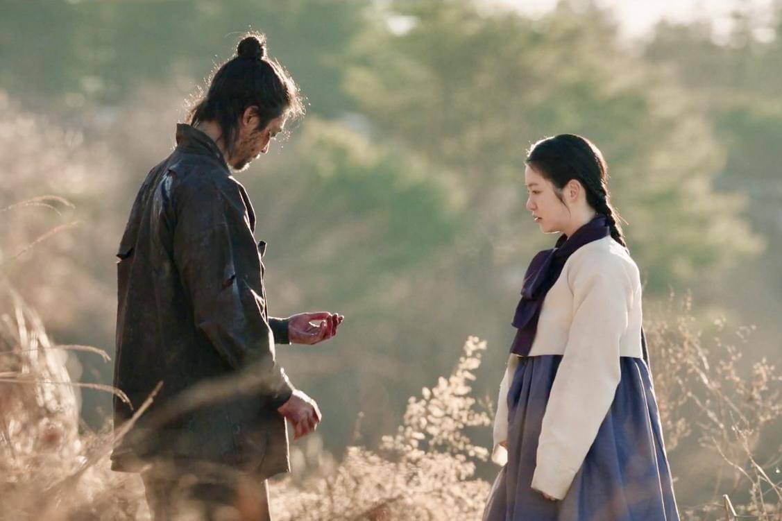 Choi Eun (Shin Ye Eun) dan Jang Si Yul (Rowoon) dalam drakor The Murky Stream