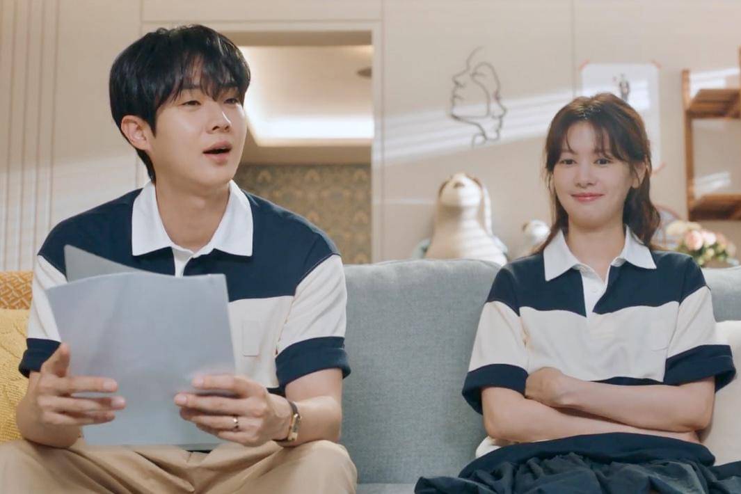 Kim Woo Ju (Choi Woo Shik) dan Yoo Me Ri (Jung So Min) dalam drakor Would You Marry Me 