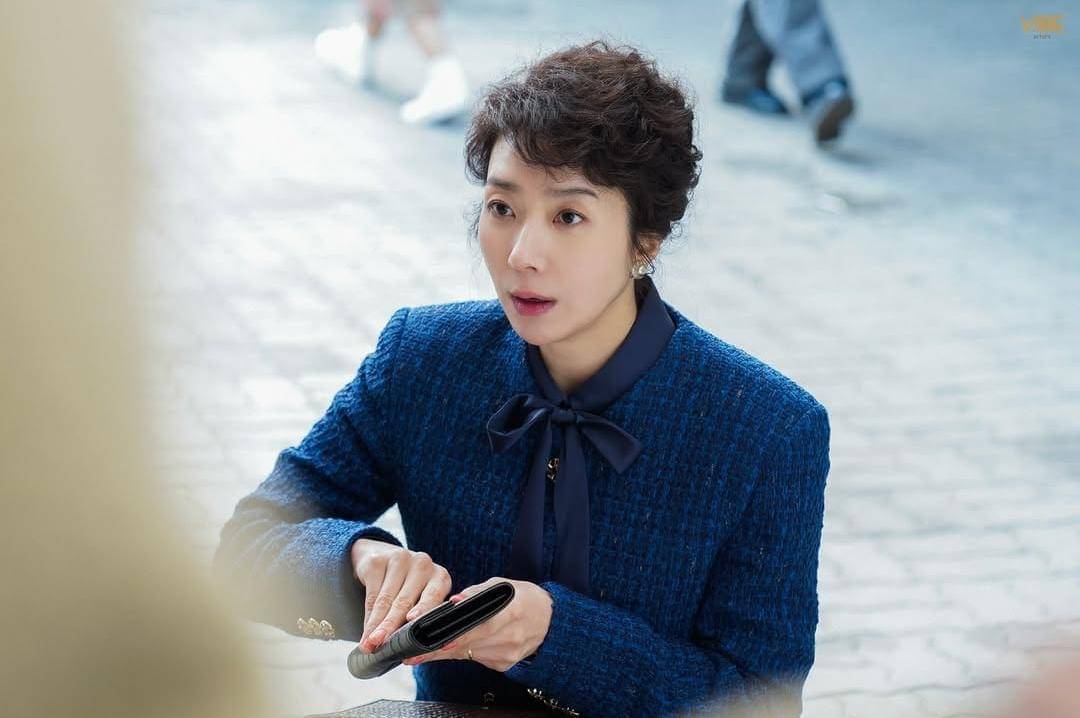 Kim Ji Hyun di drama A Hundred Memories