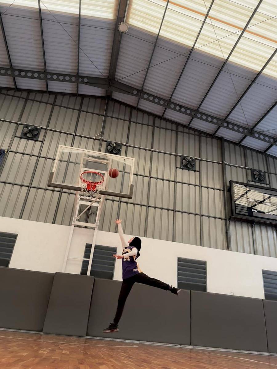 Henny Rahman berlatih basket