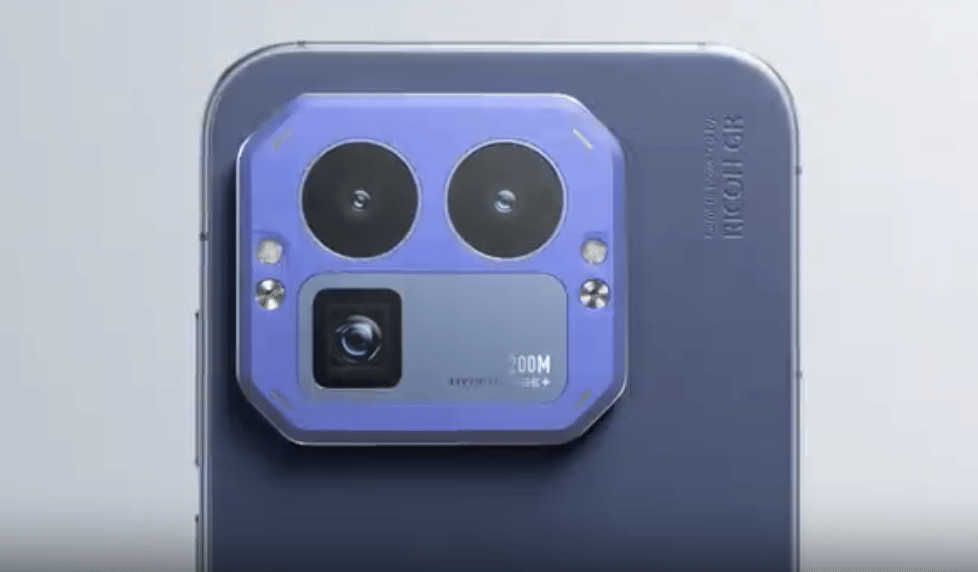 housing kamera realme GT 8 Pro berbentuk kotak (square)