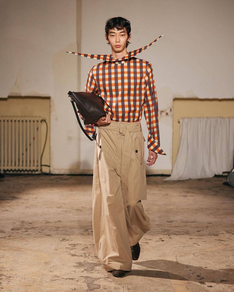 Koleksi Egonlab S/S '26 di Paris Fashion Week