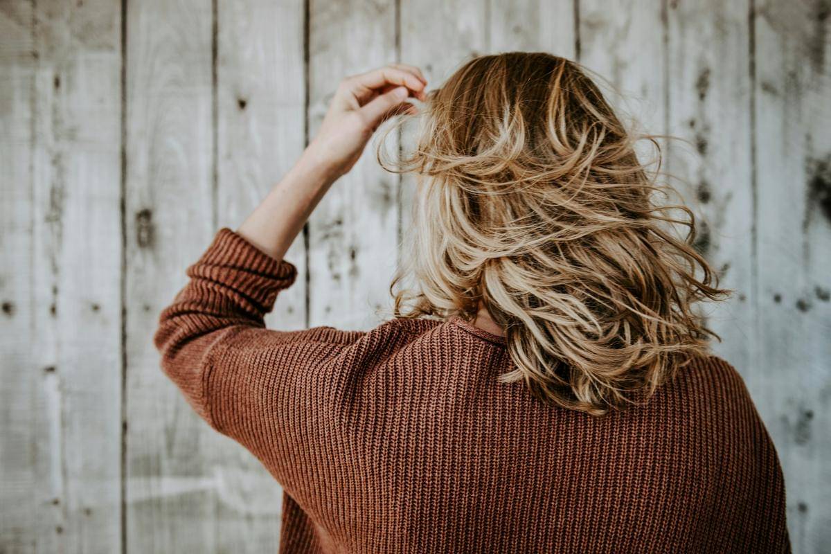 merawat rambut dengan bahan alami