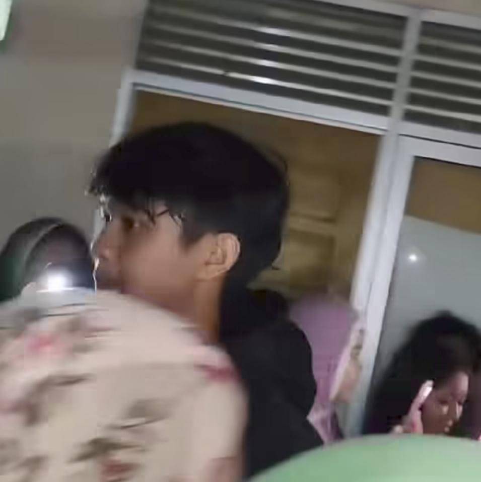 Viral seorang pemuda nyamar masuk ke asrama Mahasiswi Unsri. (Dok. Potongan video)