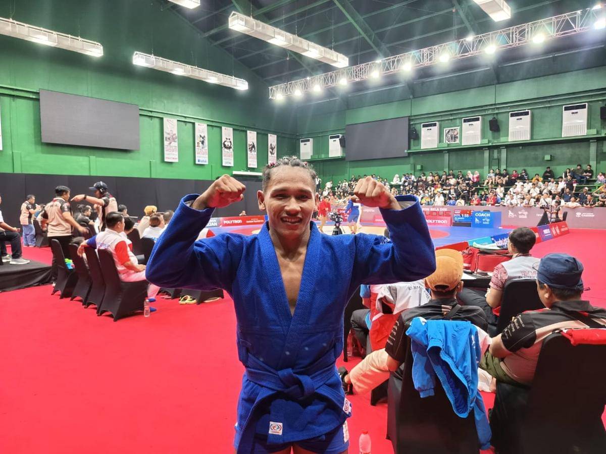 Atlet Sambo Andri Silaen meraih medali emas untuk Sumut di PON Bela Diri Kudus 2025 (dok.media pon bela diri Sumut)