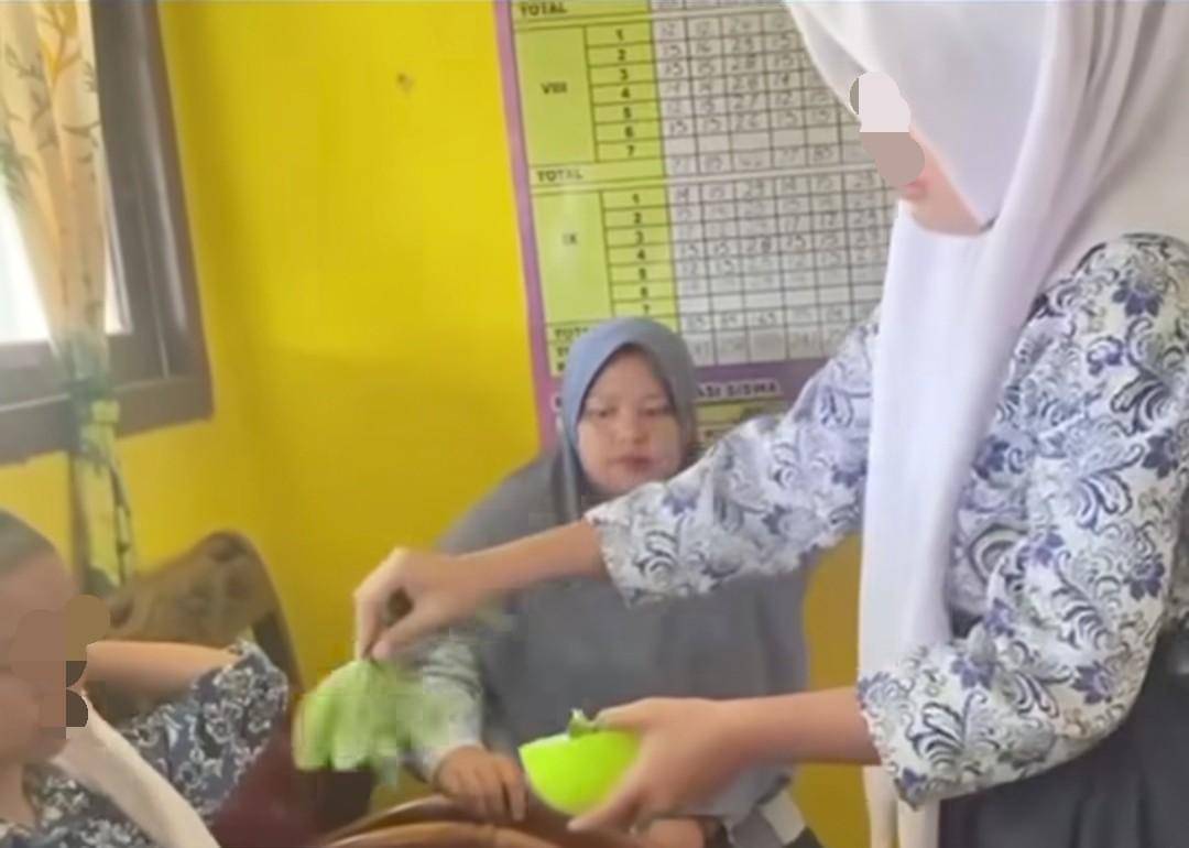 Proses mediasi tepung tawar kasus perundungan di Muratara. (Dok. Potongan video)