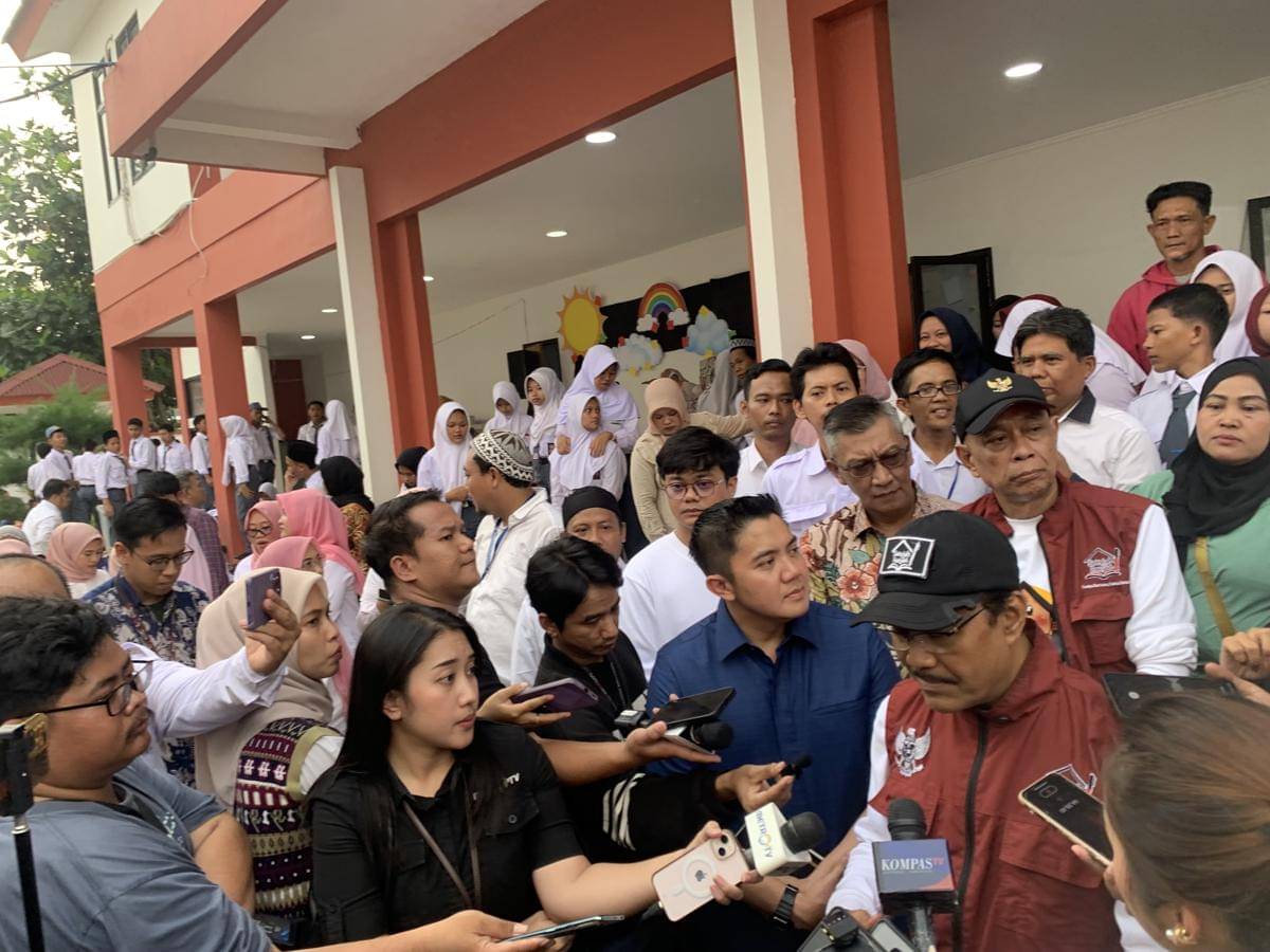 Ini Pesan Gus Ipul Saat Kunjungi Sekolah Rakyat di Tangsel