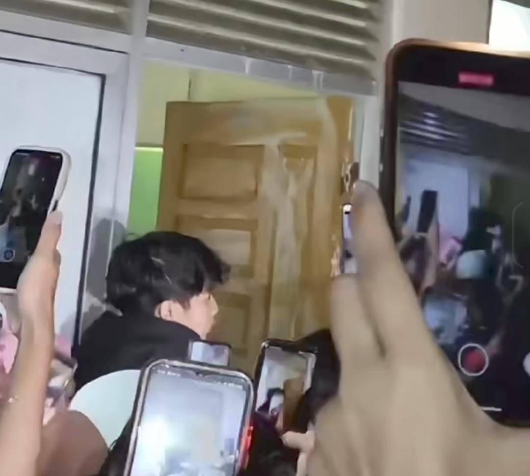 Viral seorang pemuda nyamar masuk ke asrama Mahasiswi Unsri. (Dok. Potongan video)