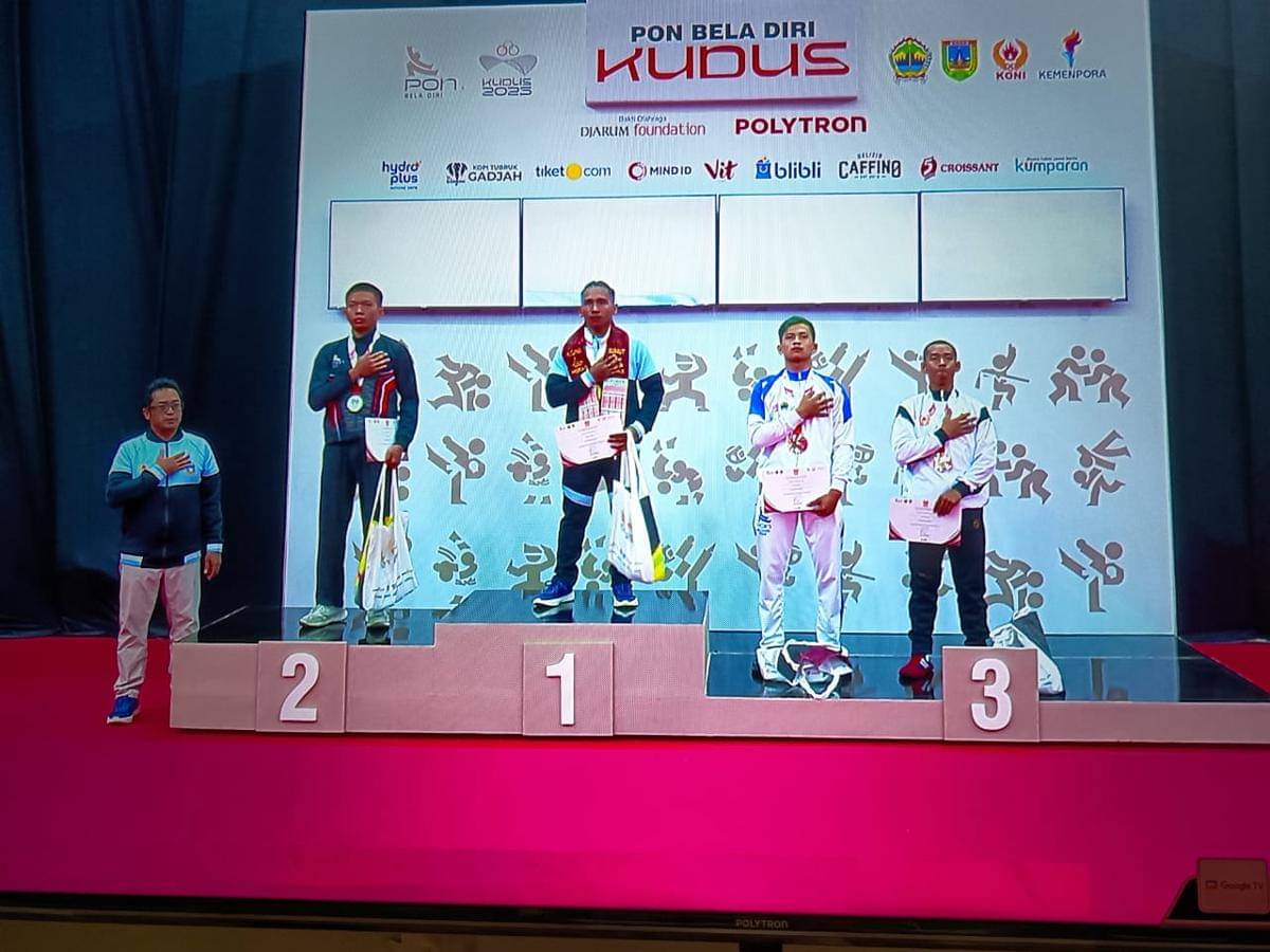Atlet Sambo Andri Silaen meraih medali emas untuk Sumut di PON Bela Diri Kudus 2025 (dok.media pon bela diri Sumut)