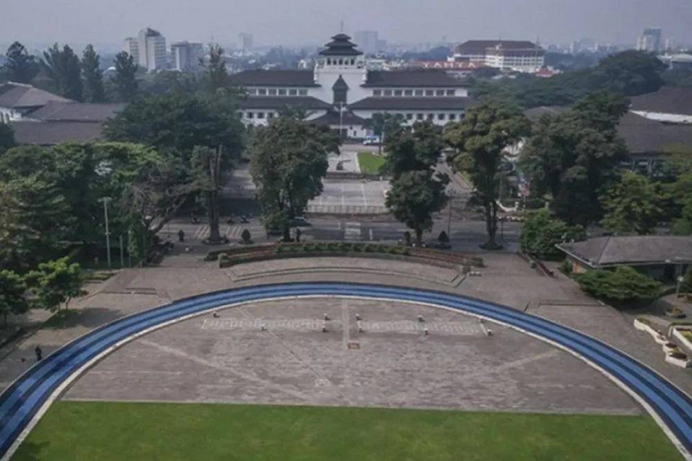 Lapangan Gasibu.jpg