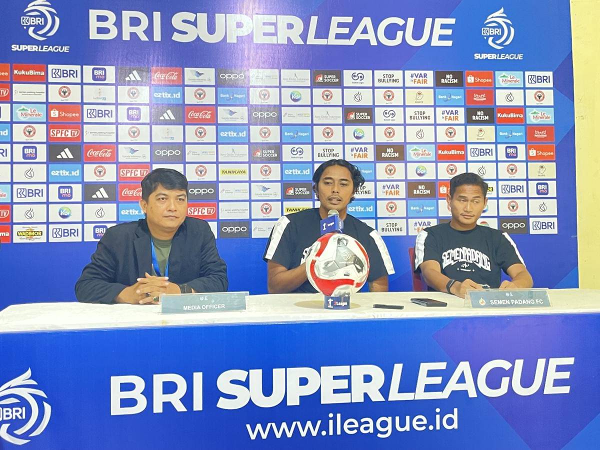 Konferensi pers Semen Padang FC jelang pertandingan (Foto: IDN Times/Halbert Caniago)