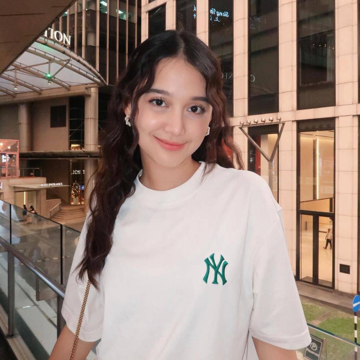 Esta Pramanita pemeran Aluna di sinetron Cinta Sedalam Rindu