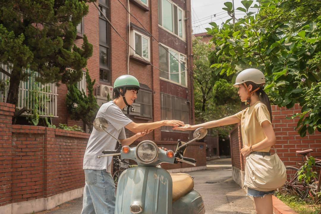 potret Hong Kyung di still cuts film Hear Me Our Summer. 