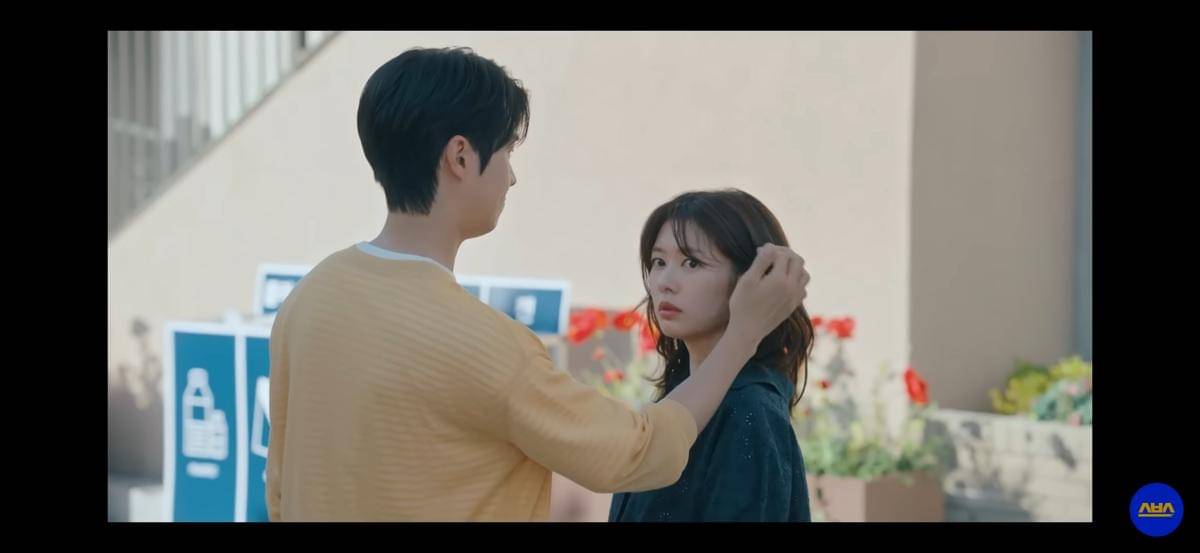 potret Choi Woo Shik dan Jung So Min di Mv Ost Would You Marry Me.