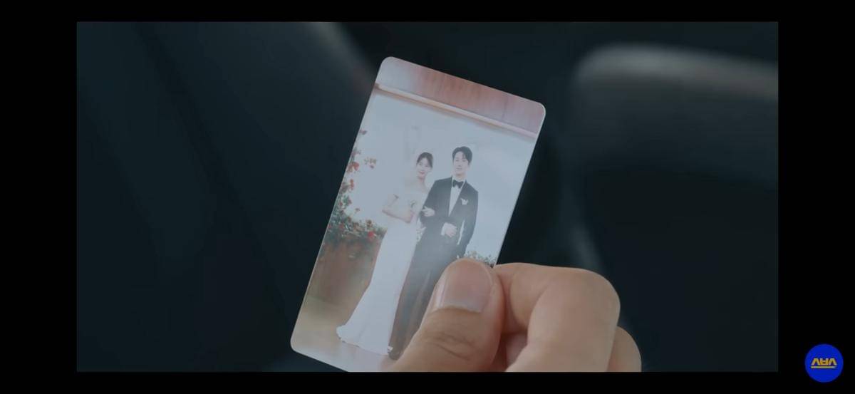 potret Choi Woo Shik dan Jung So Min di MV Ost Would You Marry Me.