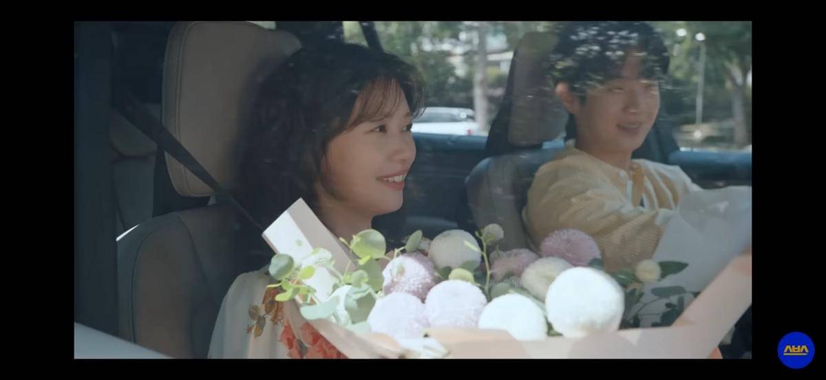 potret Choi Woo Shik dan Jung So Min di Mv Ost Would You Marry Me.