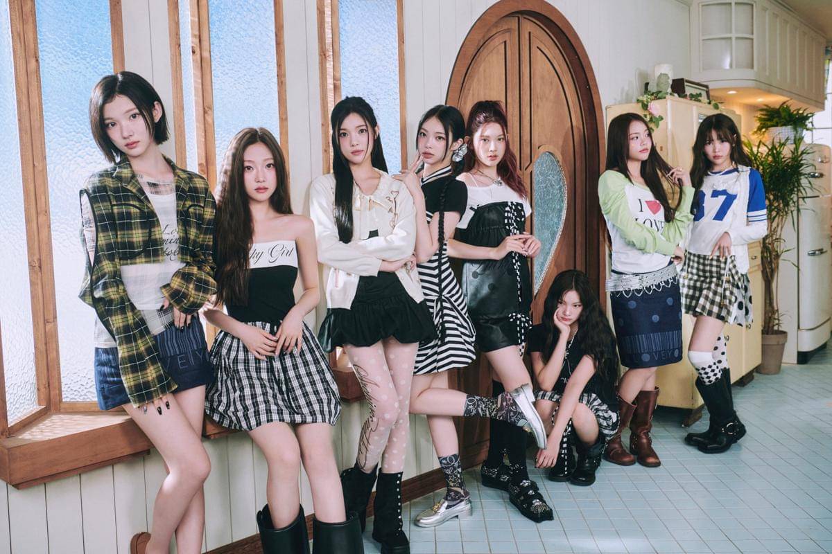 potret Hearts2Hearts di mini album FOCUS