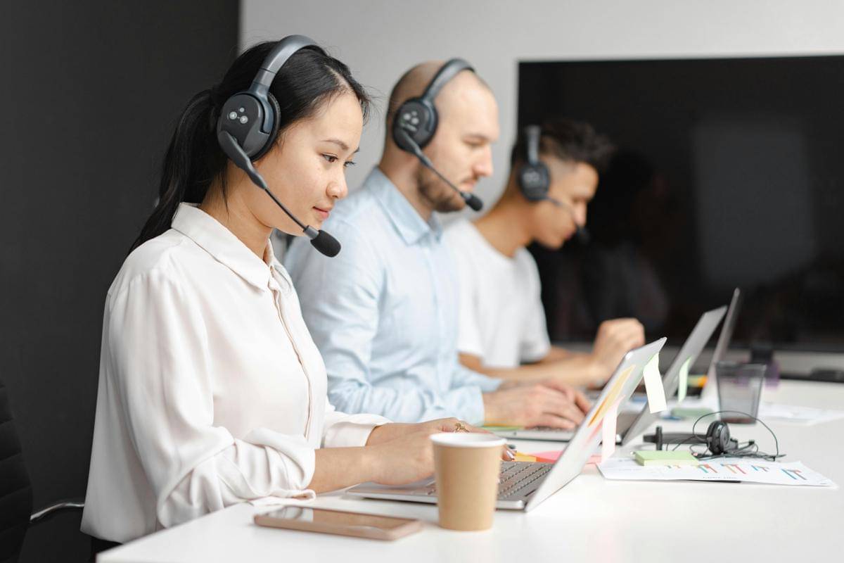 potret customer service